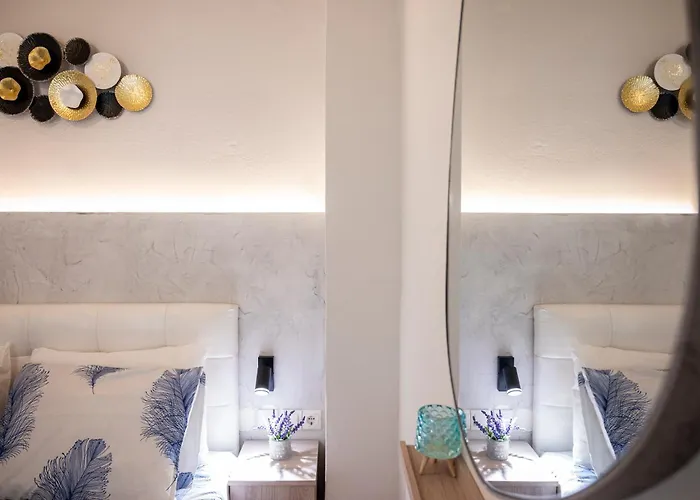 The Dockside - Steps Away From The *