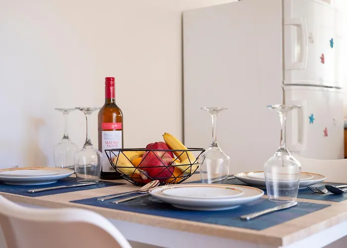 The Dockside - Steps Away From The Apartmán