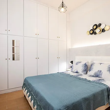 Apartment The Dockside - Steps Away From The