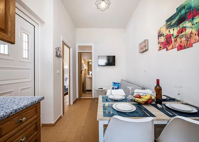 Apartment The Dockside - Steps Away From The