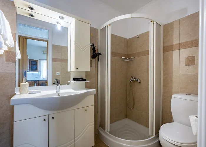 The Dockside - Steps Away From The Kos-Stadt